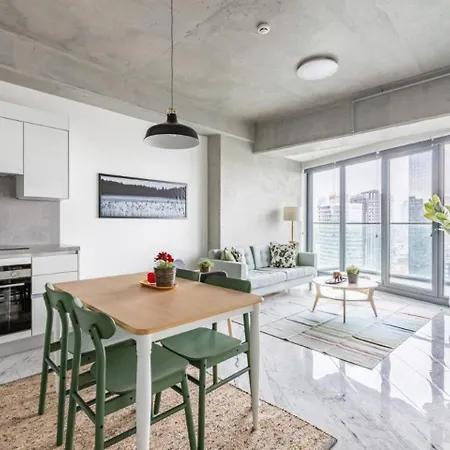 Elegant 1bd Terrace Gem Poolparking! #344 Κωνσταντινούπολη