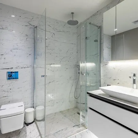 Elegant 1bd Terrace Gem Poolparking! #344 Апартаменты *