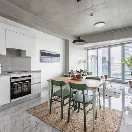 Elegant 1bd Terrace Gem Poolparking! #344 Apartament