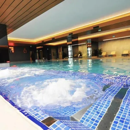 Elegant 1bd Terrace Gem Poolparking! #344 Apartmán